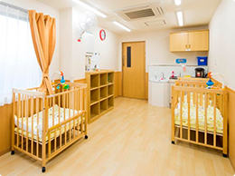 遠鉄グループ保育園 かみじま内観(ベッド)